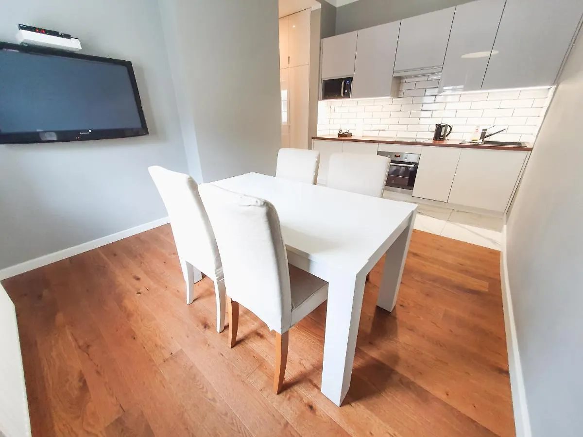 *** מלון דירות ורשה Royal Route Residence פולין