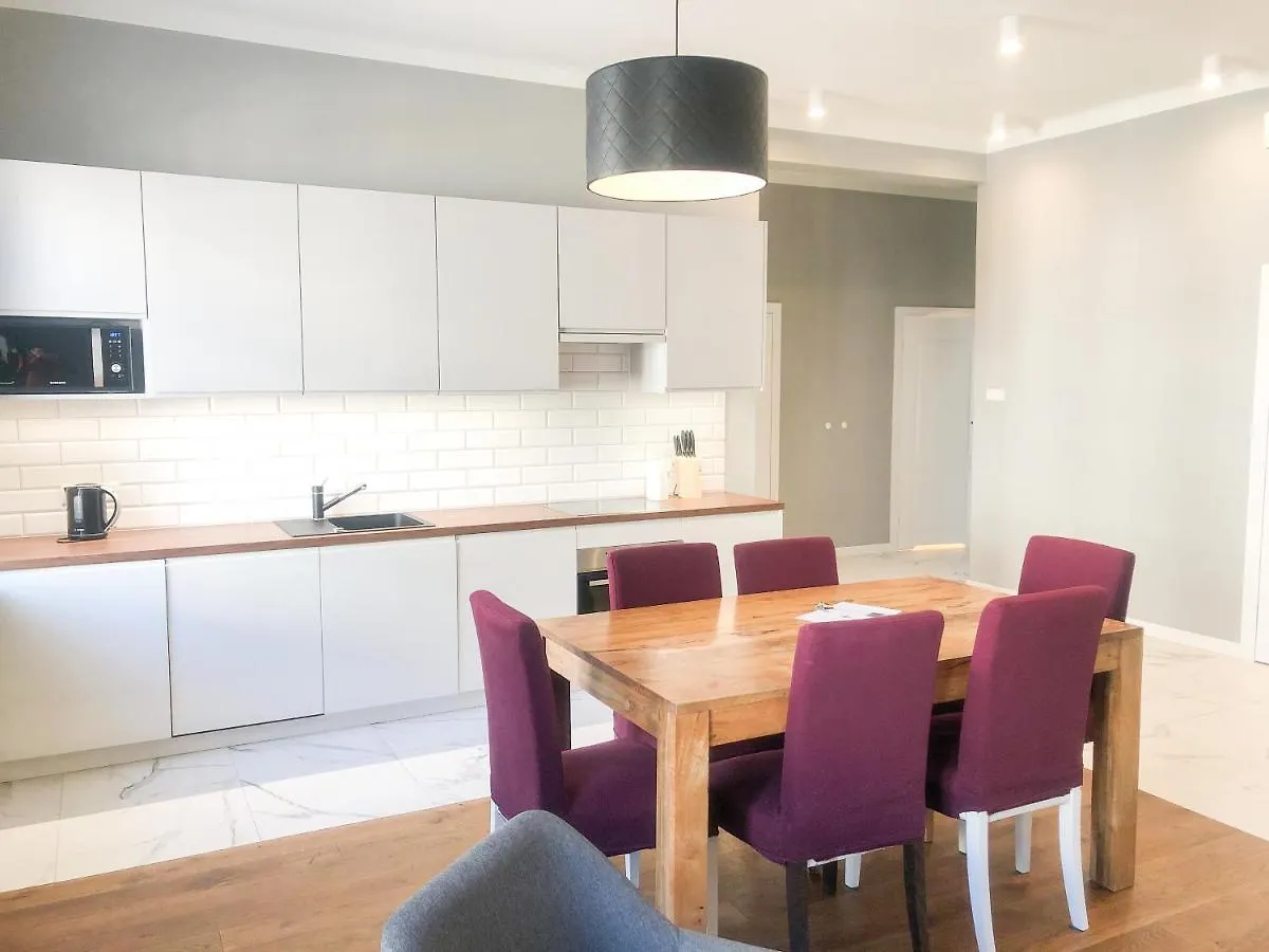 ורשה Royal Route Residence 3*,  פולין