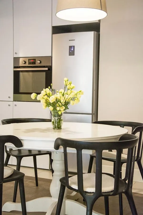 ורשה Royal Route Residence 3*,