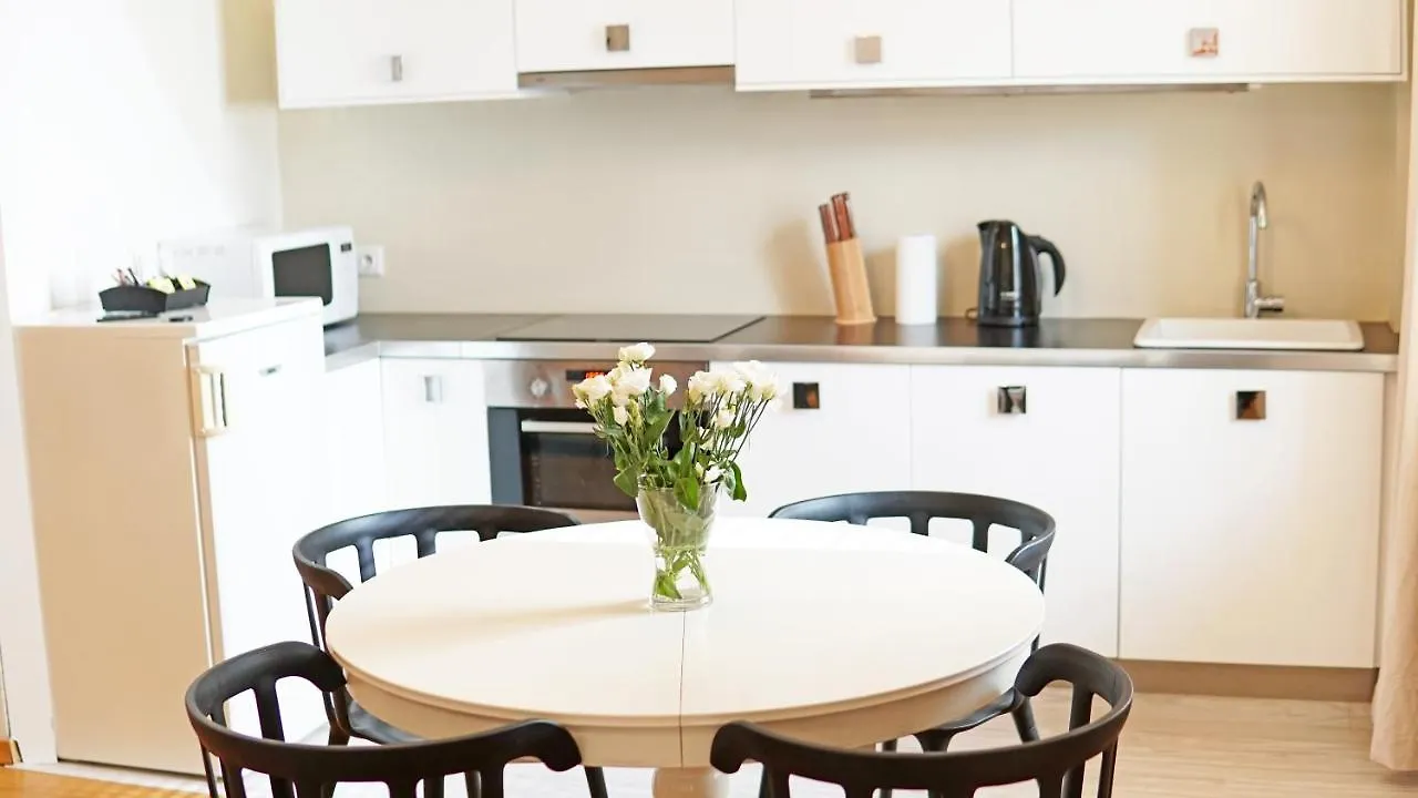 *** מלון דירות ורשה Royal Route Residence פולין