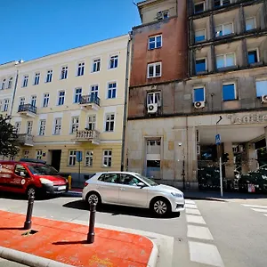 Homestay Wilcza - Center, Warsaw